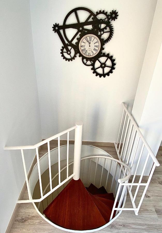 Spiral Stairs Duplex Appartement Figueres  Buitenkant foto