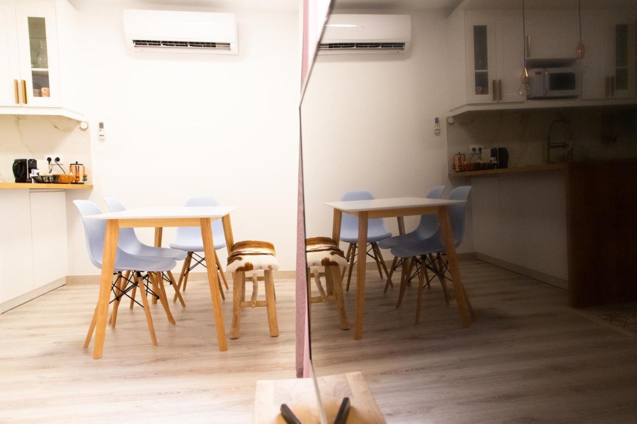 Spiral Stairs Duplex Appartement Figueres  Buitenkant foto